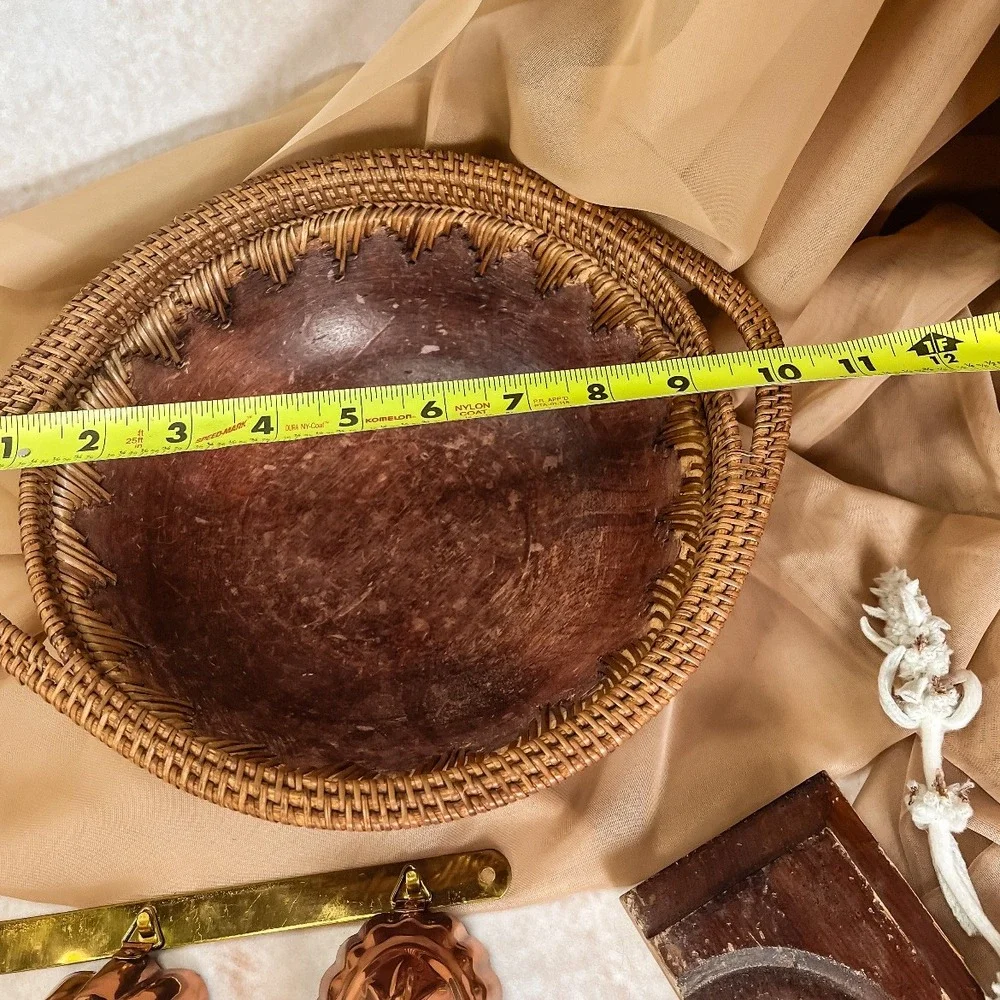 Hand‎ carved vintage offering bowl